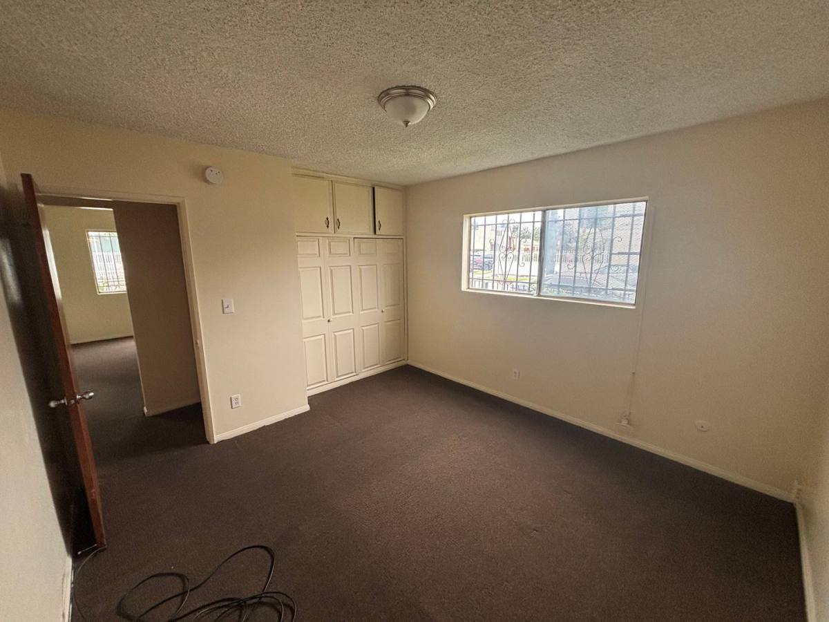 Apartment for rent at 8866 S Wall St, Los Angeles, CA 90003
