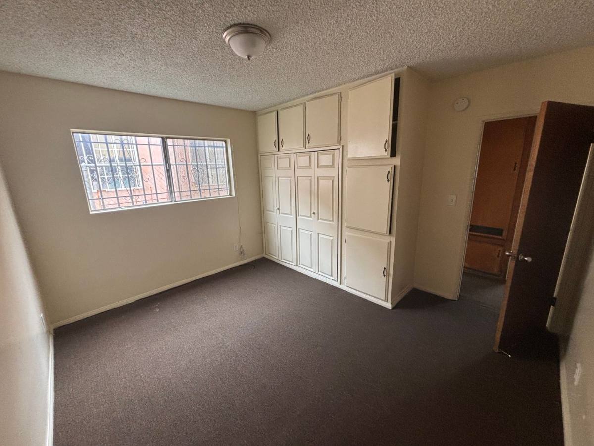 Apartment for rent at 8866 S Wall St, Los Angeles, CA 90003