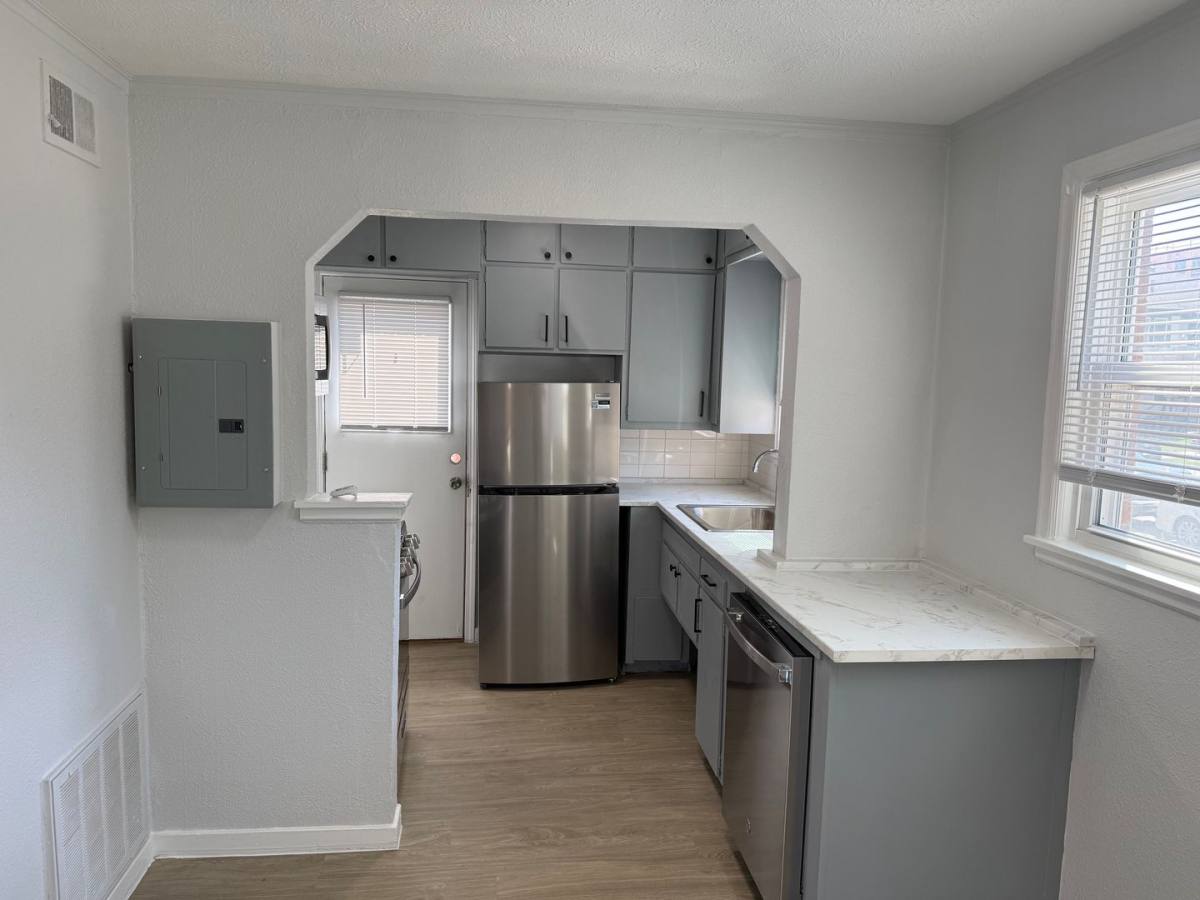 Apartment for rent at 119 N 38th St, Omaha, NE 68131