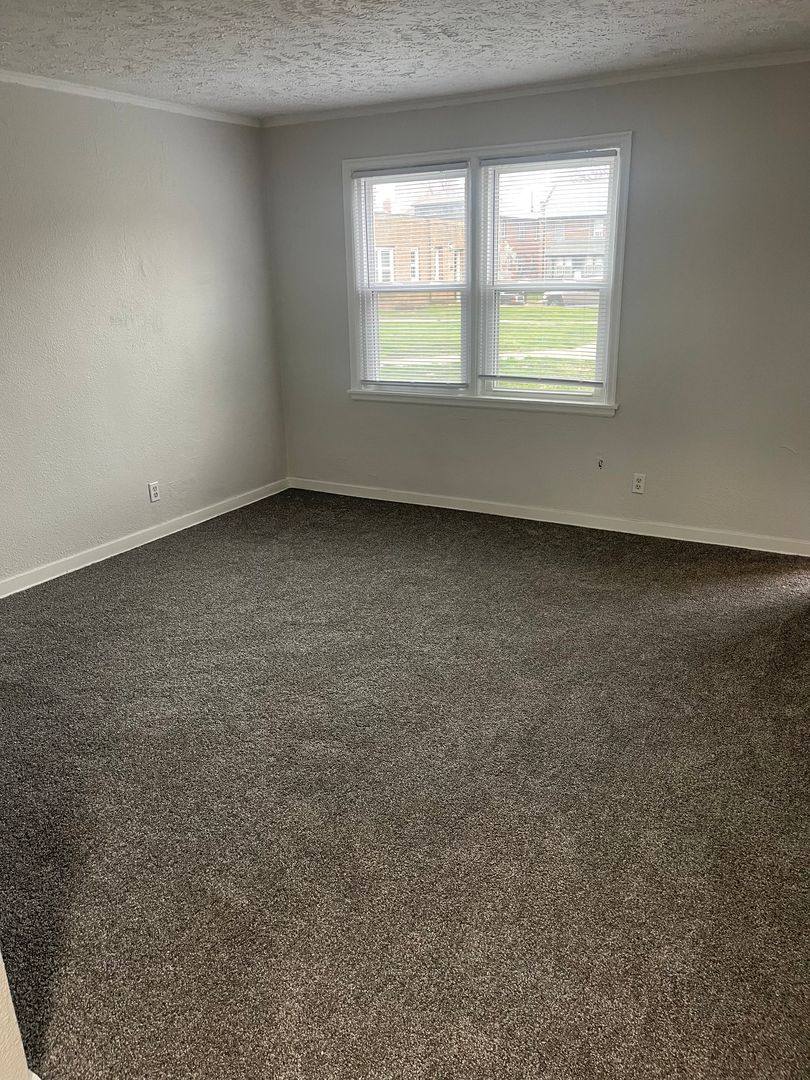 Apartment for rent at 119 N 38th St, Omaha, NE 68131