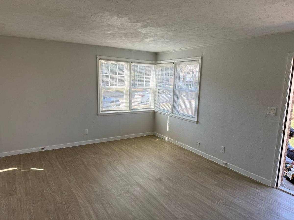 Apartment for rent at 119 N 38th St, Omaha, NE 68131