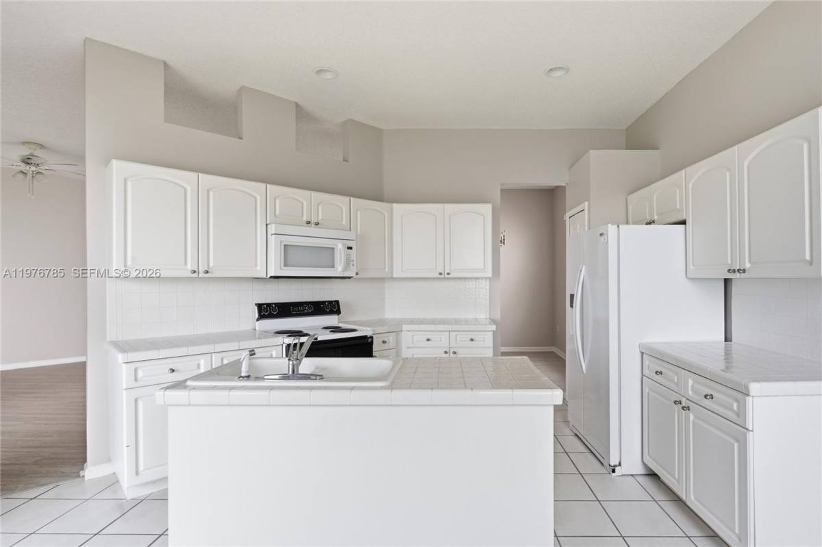House for rent at 575 SE 29th Dr, Homestead, FL 33033