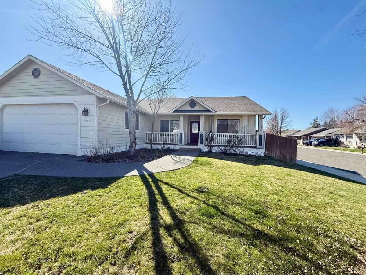 House for rent at 608 W 16th Ave, Ellensburg, WA 98926