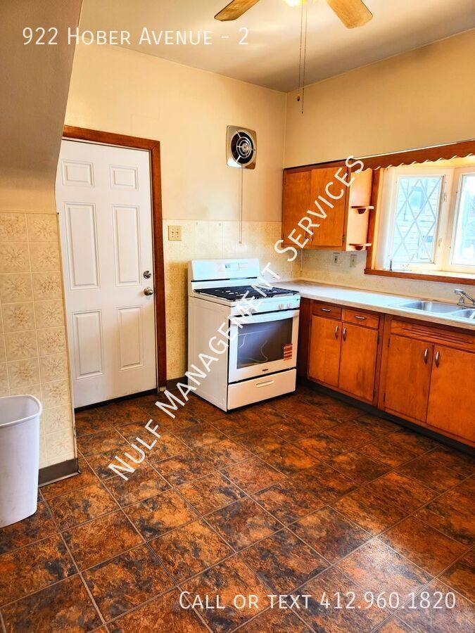 Apartment for rent at 922 Hober Ave #2, McKees Rocks, PA 15136