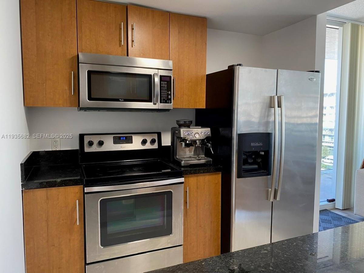 Apartment for rent at 601 NE 23rd St #706, Miami, FL 33137