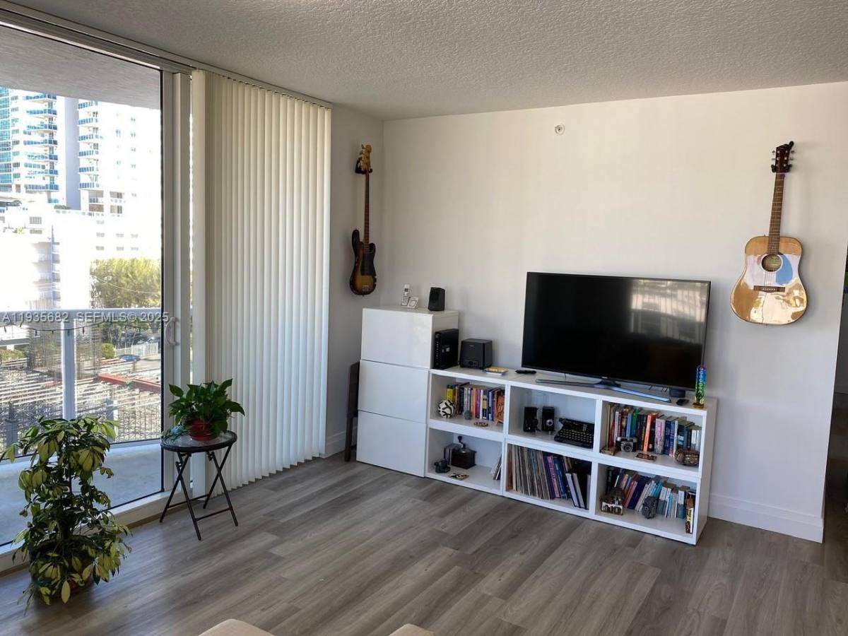 Apartment for rent at 601 NE 23rd St #706, Miami, FL 33137