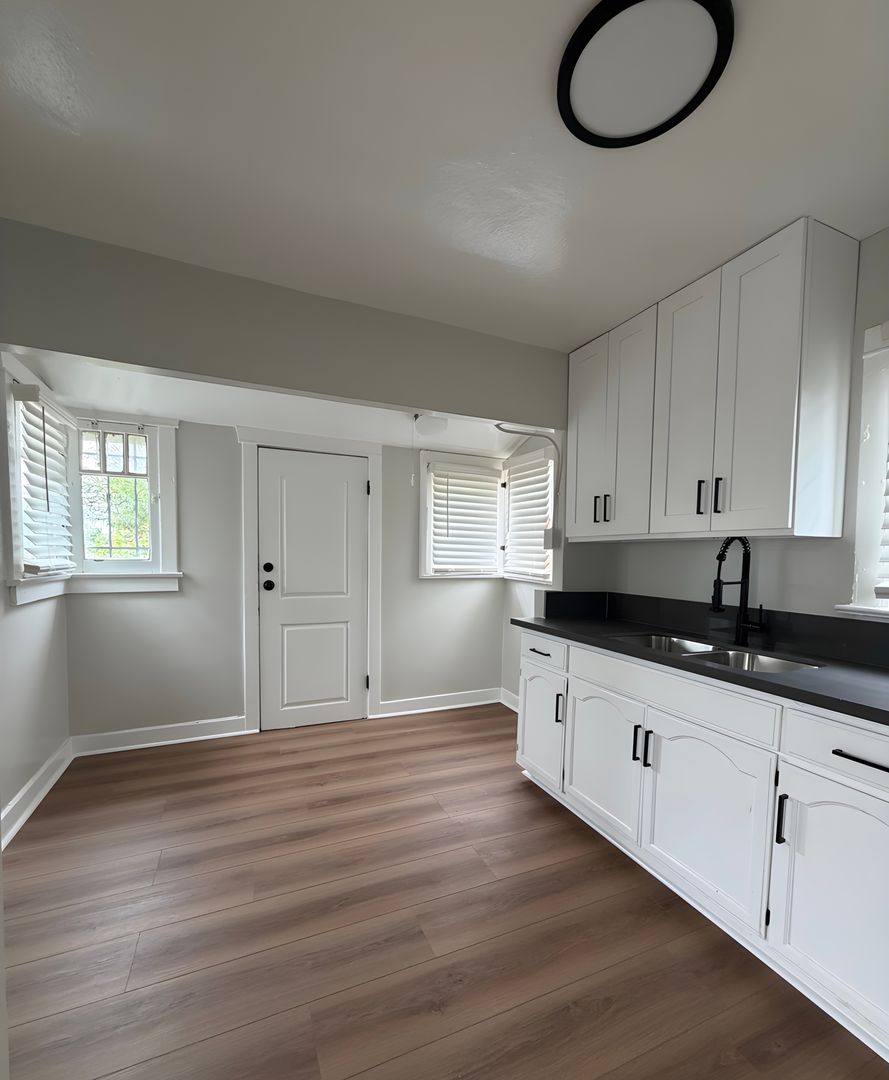 Apartment for rent at 1181 W 38th St, Los Angeles, CA 90037
