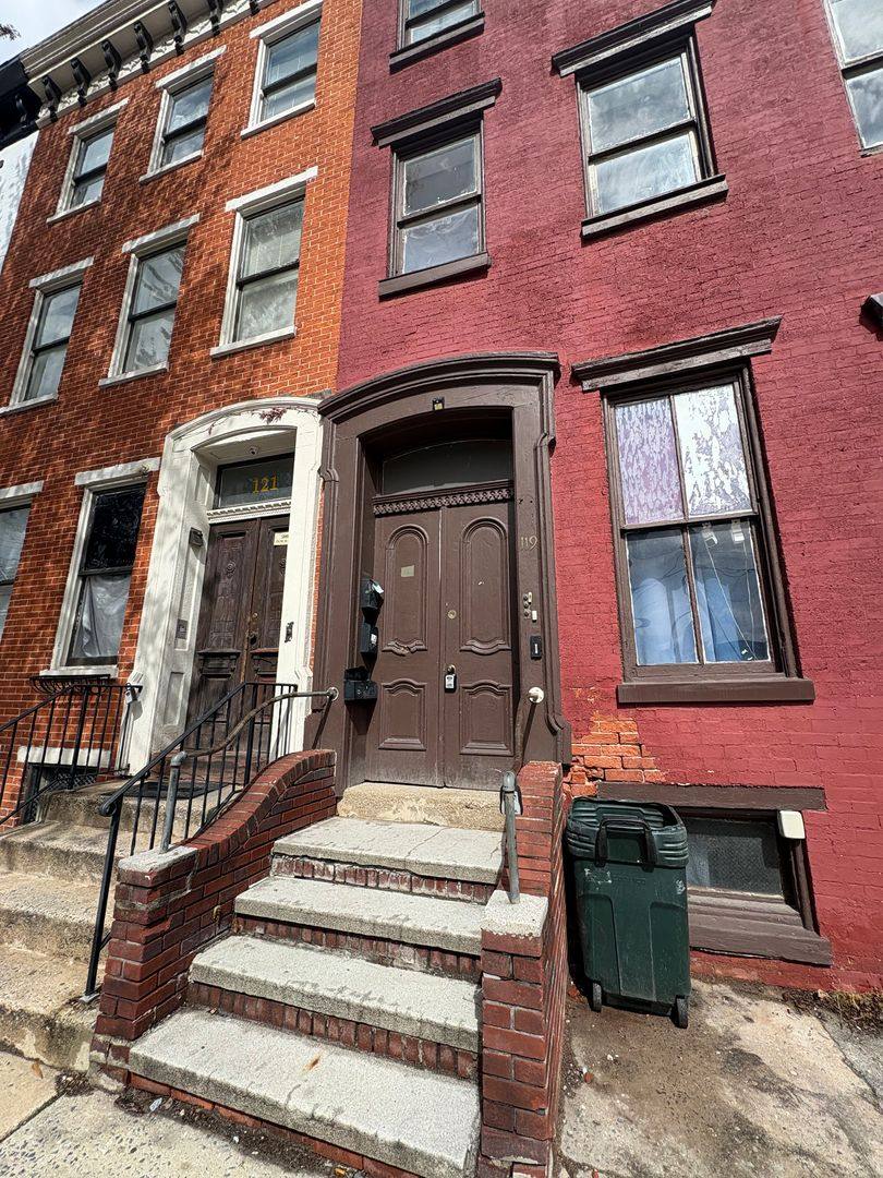 Apartment for rent at 119 N Duke St, York, PA 17403