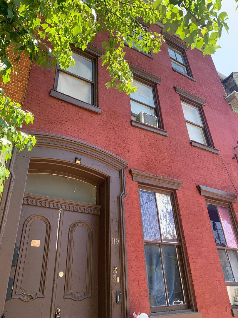 Apartment for rent at 119 N Duke St, York, PA 17403