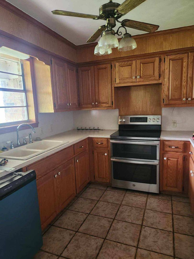 House for rent at 8174 FM, Mount Pleasant, TX 75455