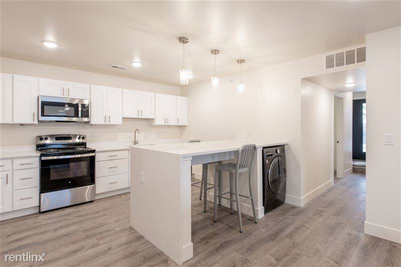 Apartment for rent at 911 S Main #202, Ann Arbor, MI 48103