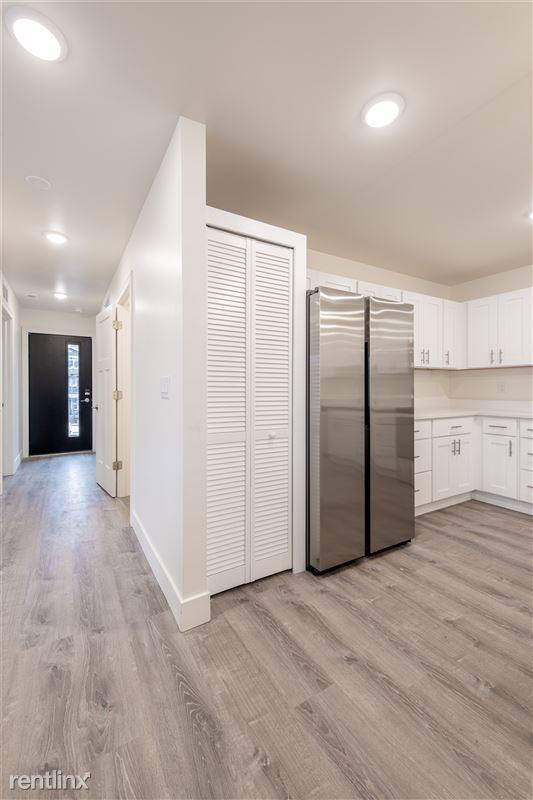 Apartment for rent at 911 S Main #202, Ann Arbor, MI 48103