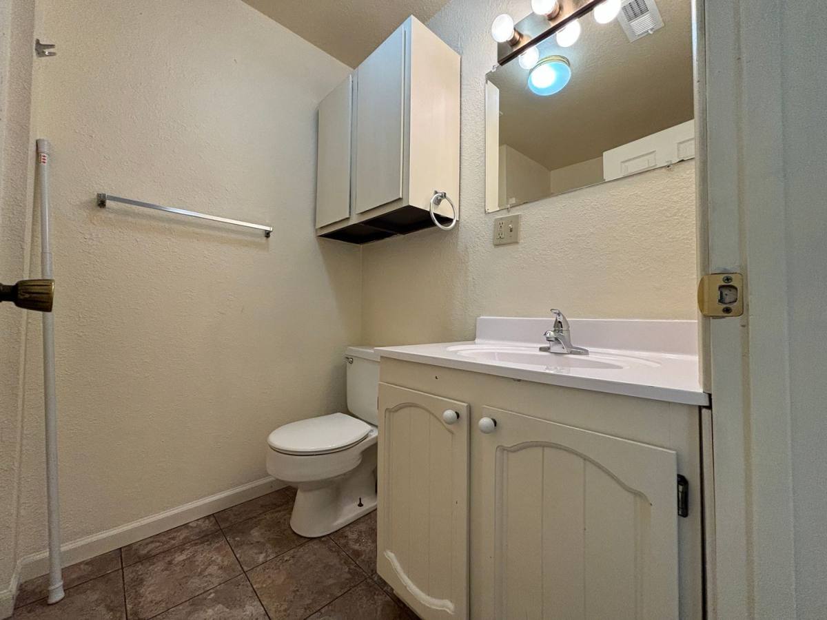 Apartment for rent at 112-116 E 3rd, Maryville, MO 64468