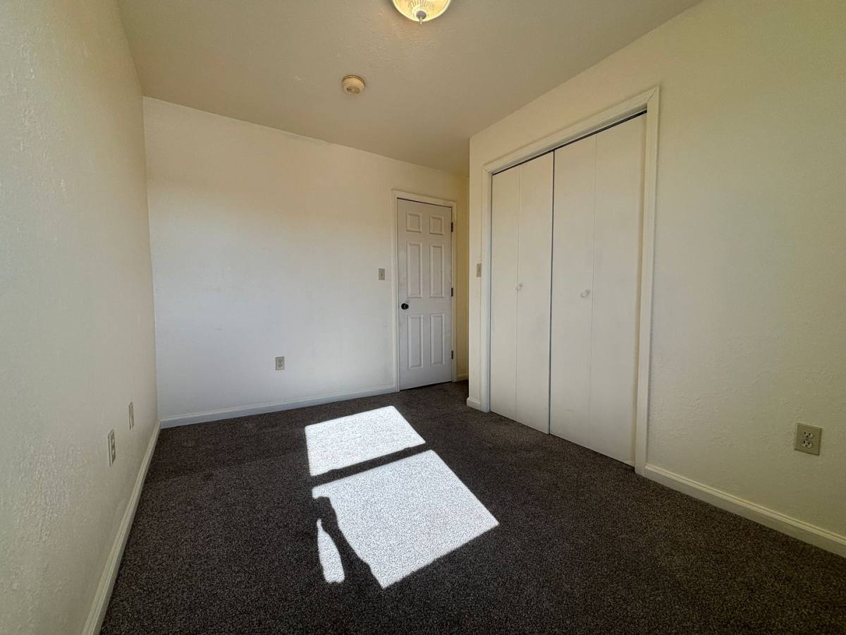 Apartment for rent at 112-116 E 3rd, Maryville, MO 64468