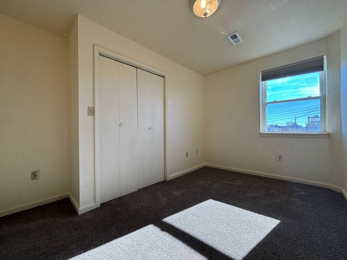 Apartment for rent at 112-116 E 3rd, Maryville, MO 64468