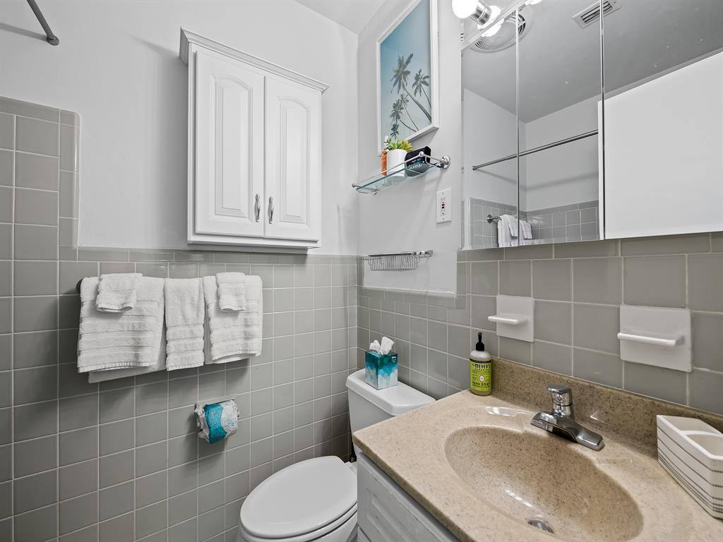 Apartment for rent at 1900 NE 19th St, Fort Lauderdale, FL 33305