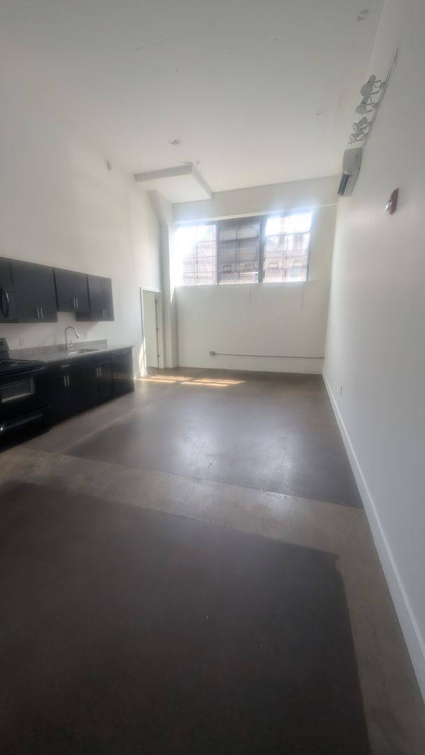 Apartment for rent at 435 Tyler St, Trenton, NJ 08609