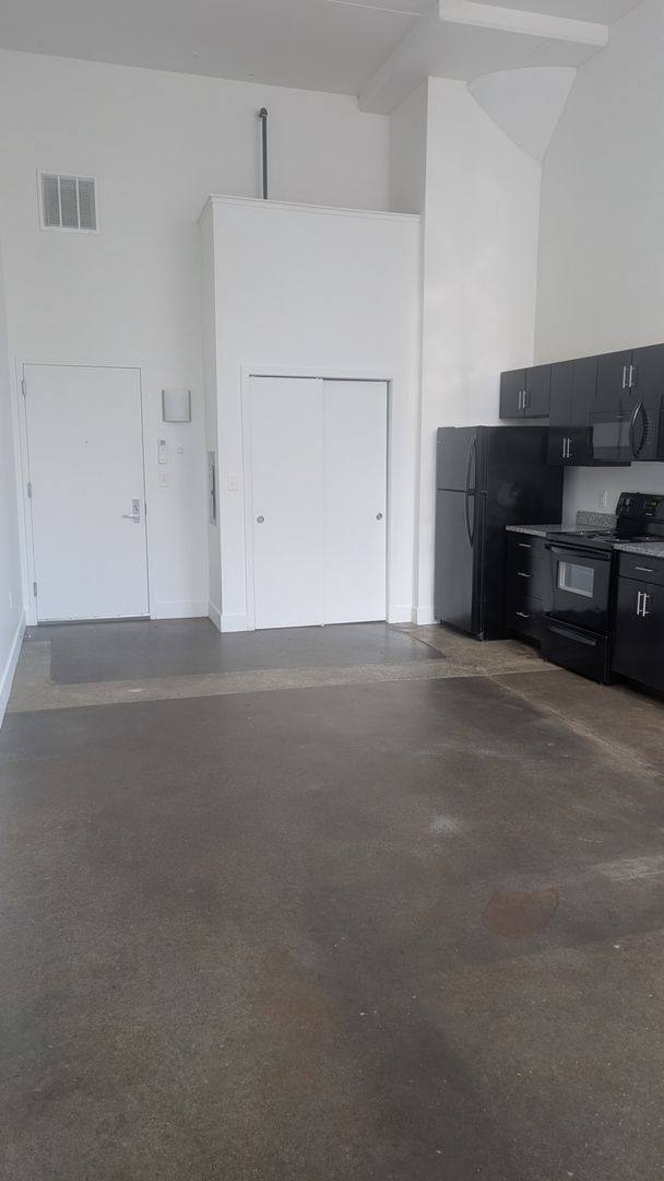 Apartment for rent at 435 Tyler St, Trenton, NJ 08609