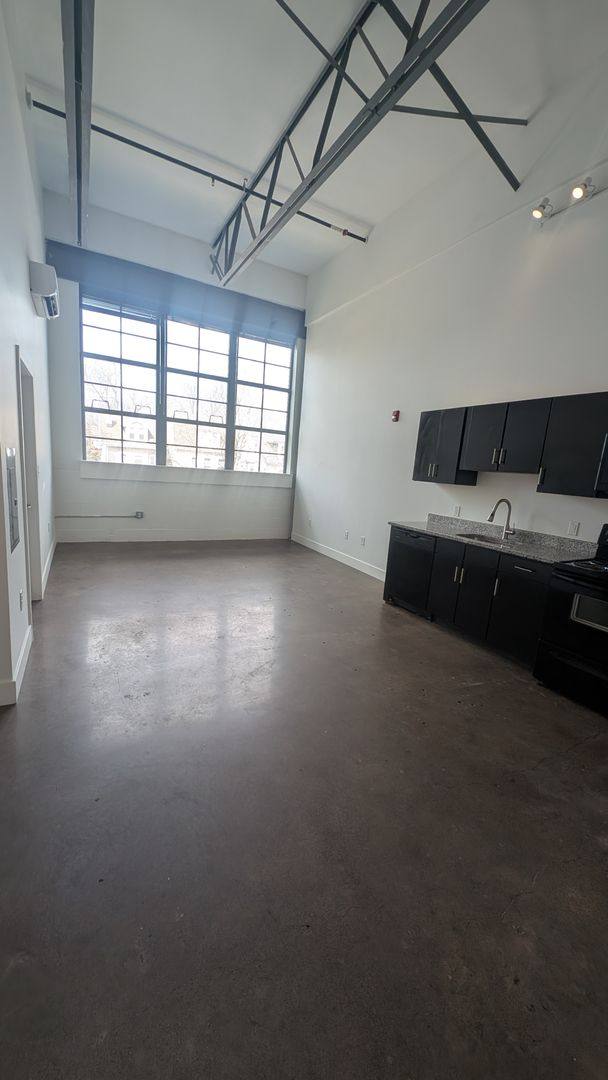 Apartment for rent at 435 Tyler St, Trenton, NJ 08609