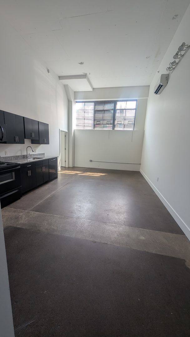 Apartment for rent at 435 Tyler St, Trenton, NJ 08609