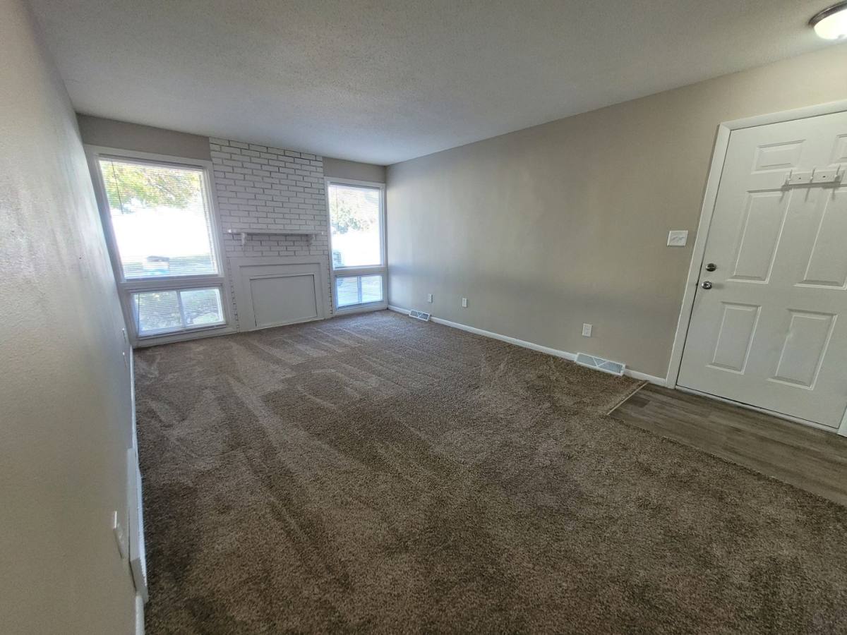 Apartment for rent at 4613-4615 SE 3rd Court, Des Moines, IA 50315