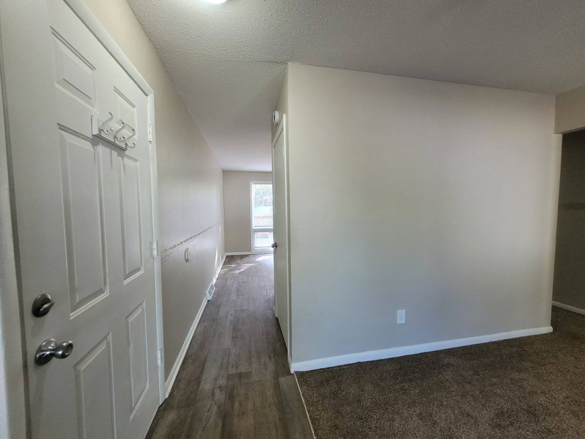 Apartment for rent at 4613-4615 SE 3rd Court, Des Moines, IA 50315
