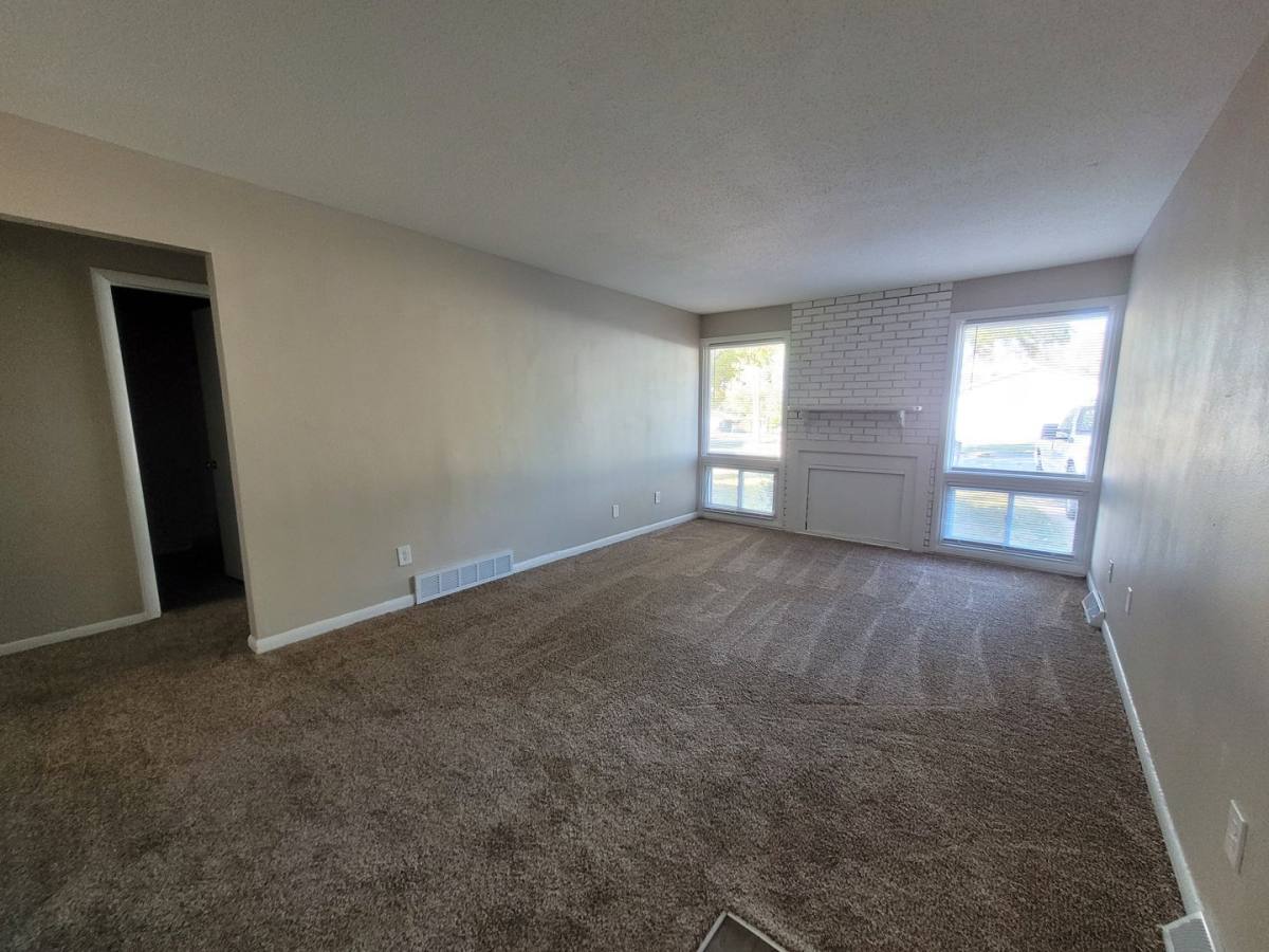 Apartment for rent at 4613-4615 SE 3rd Court, Des Moines, IA 50315