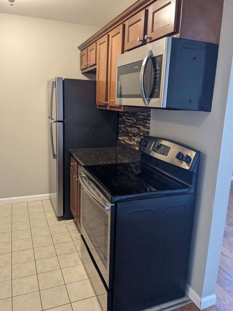 Apartment for rent at 205 Trealout Dr, Fenton, MI 48430