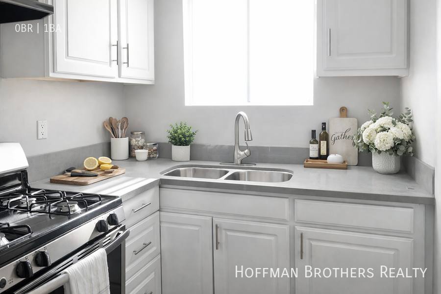 Apartment for rent at 2737 Francis Ave #308, Los Angeles, CA 90005