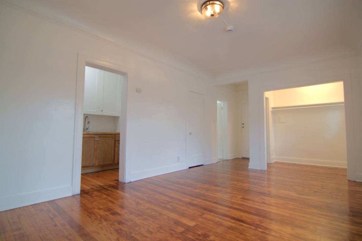 Apartment for rent at 6358 Yucca St #101, Los Angeles, CA 90028