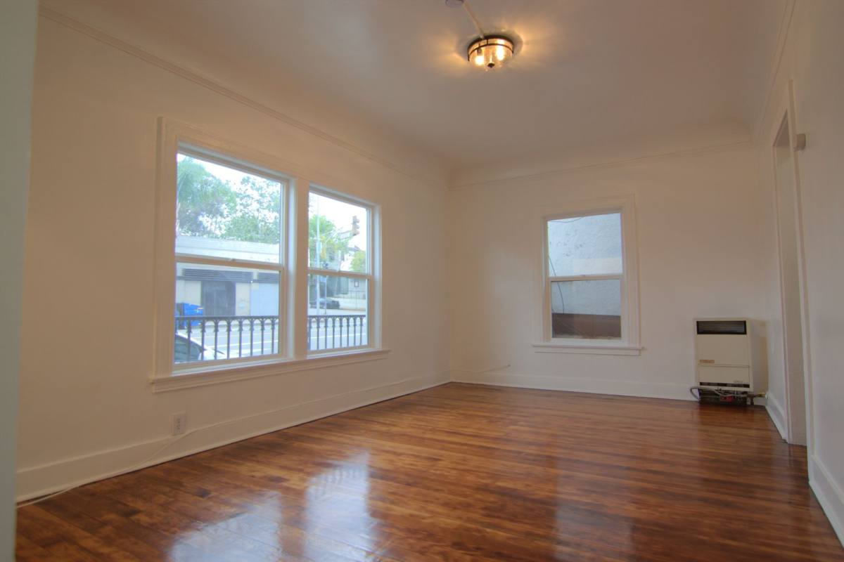 Apartment for rent at 6358 Yucca St #101, Los Angeles, CA 90028