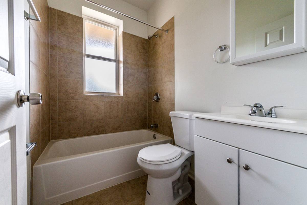 Apartment for rent at 7406 S Perry Ave, Chicago, IL 60621