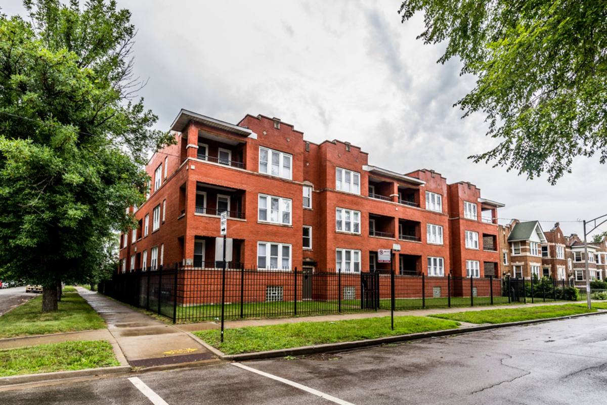 Apartment for rent at 7406 S Perry Ave, Chicago, IL 60621