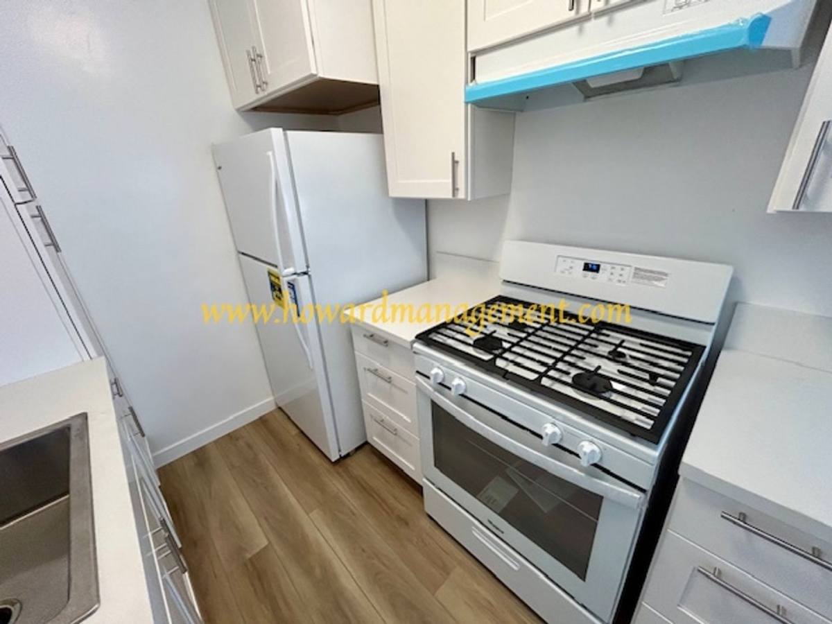 Apartment for rent at 4256 Lindblade Dr, Los Angeles, CA 90066