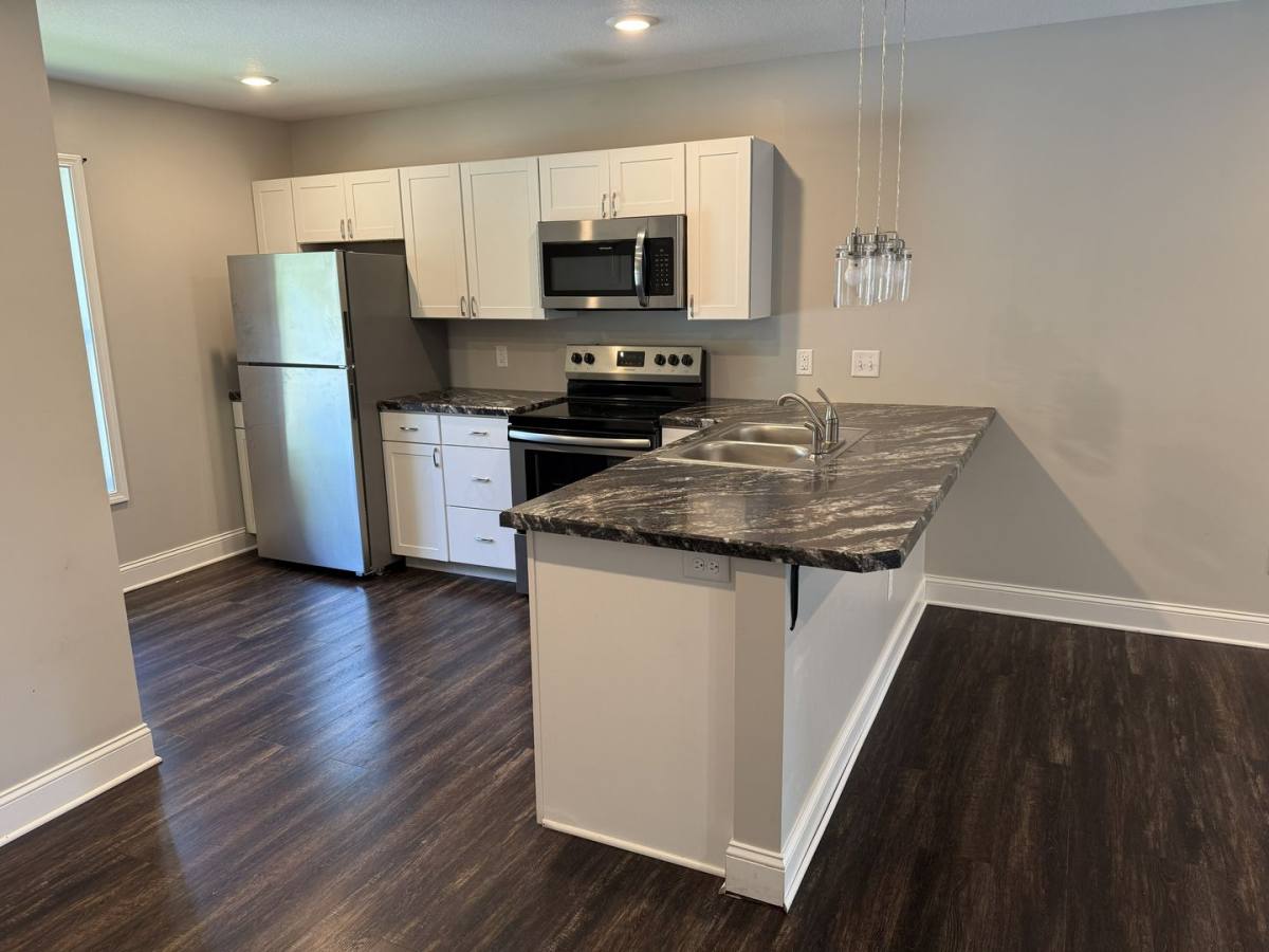 Apartment for rent at 1800 Sun Valley Rd, Saint Joseph, MO 64507