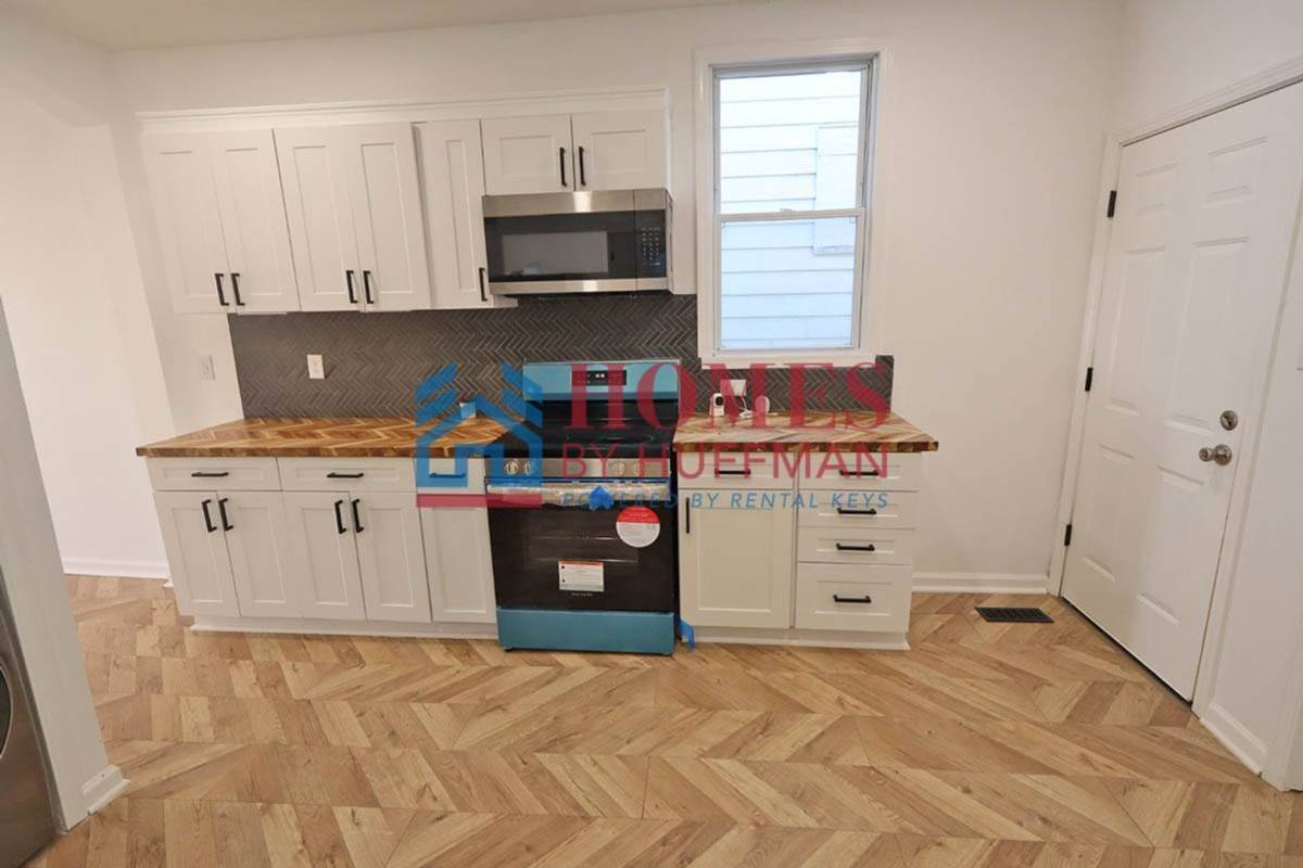 Apartment for rent at 910 Harriet St, Evansville, IN 47710