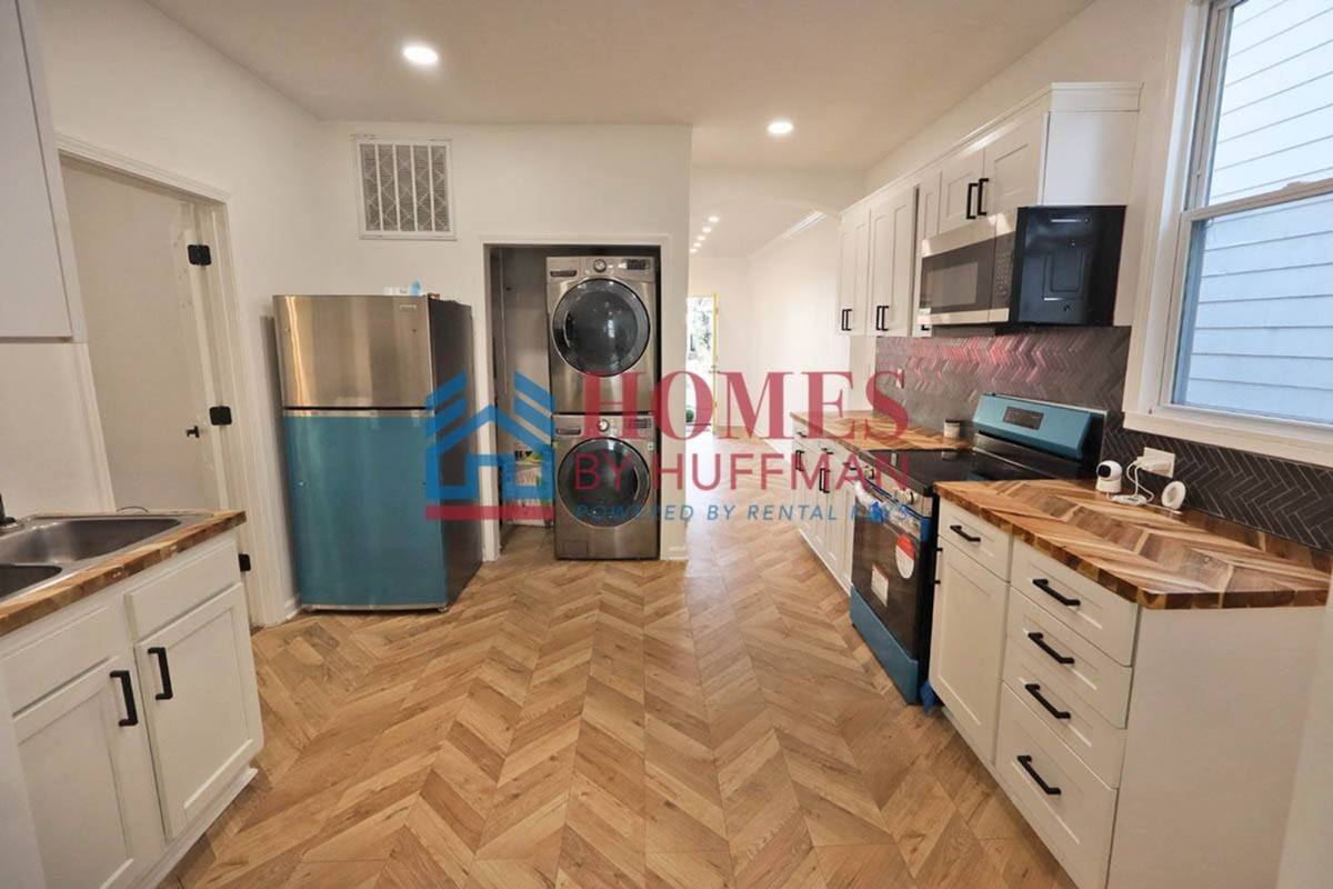 Apartment for rent at 910 Harriet St, Evansville, IN 47710