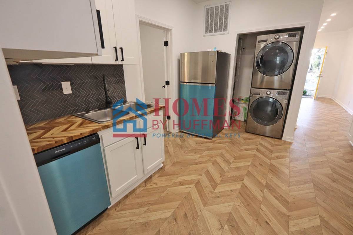 Apartment for rent at 910 Harriet St, Evansville, IN 47710