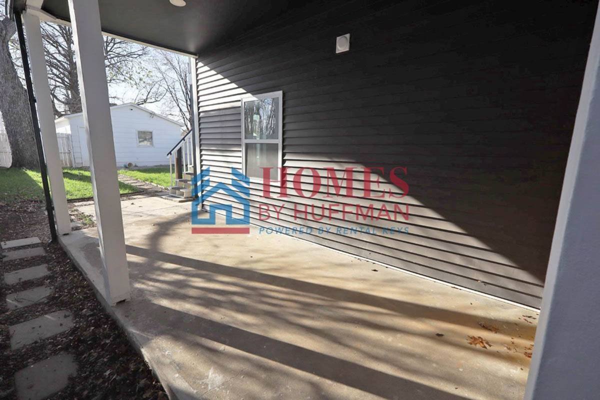 Apartment for rent at 910 Harriet St, Evansville, IN 47710