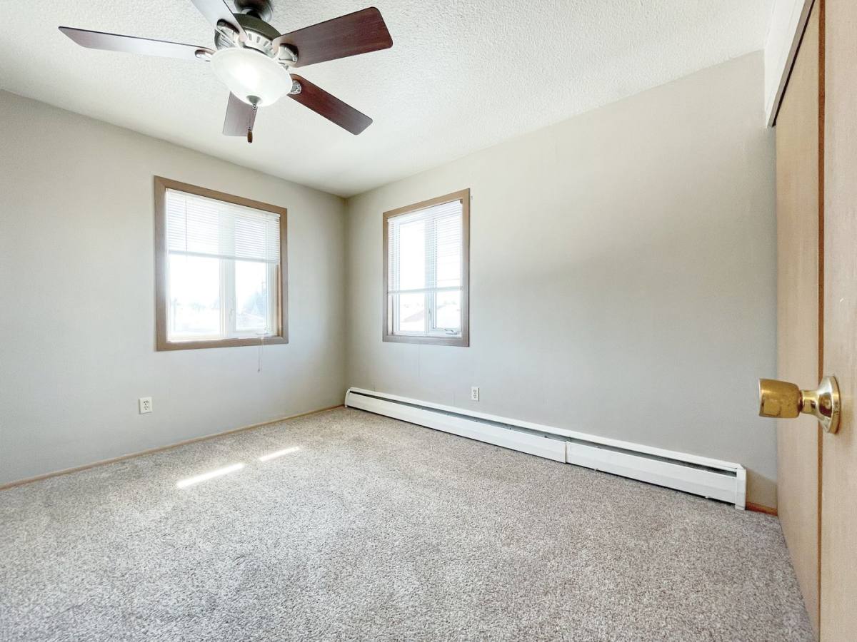 Apartment for rent at 405 11th Ave SW, Minot, ND 58701