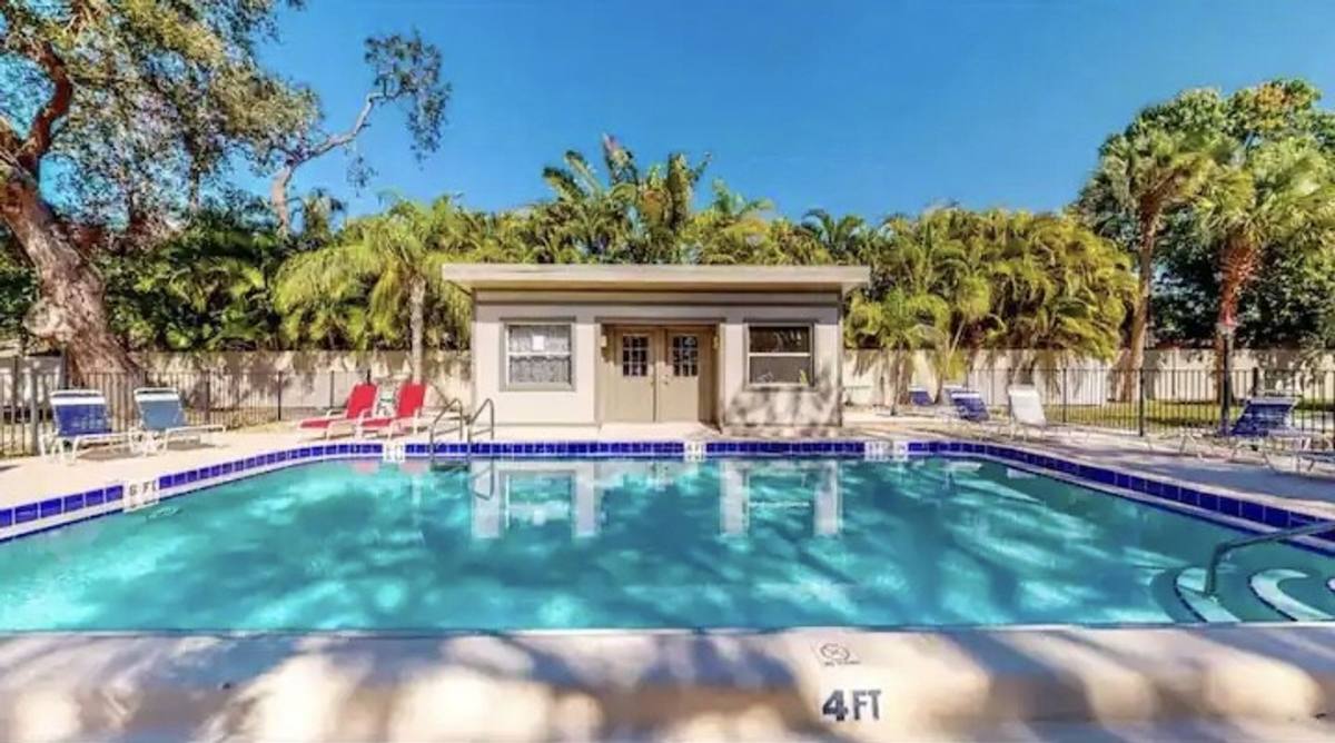 Apartment for rent at 3350 Osprey Ave, Sarasota, FL 34239