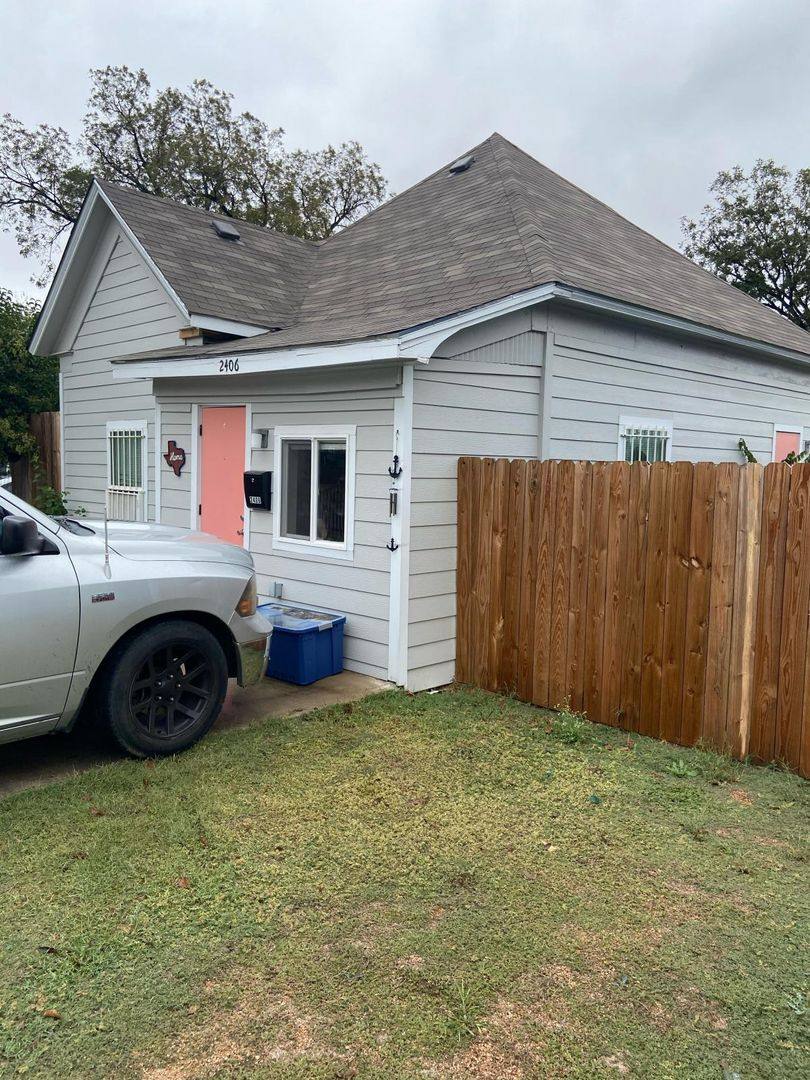 Apartment for rent at 2400, 2402, 2404, 2406 Ross 404 NW, Fort Worth, TX 76164
