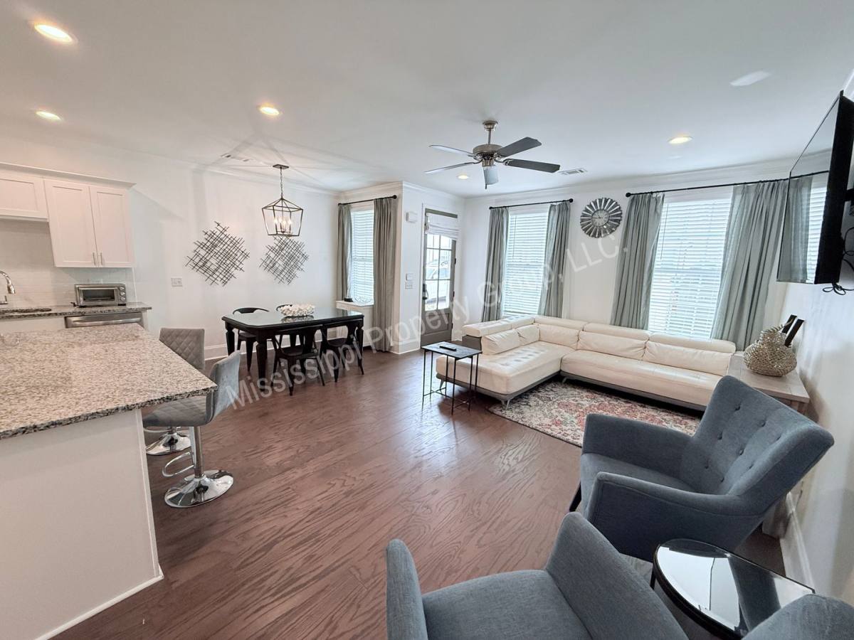 Townhouse for rent at 102 Farm View Dr, Oxford, MS 38655