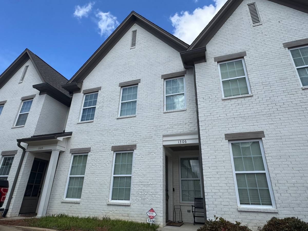 Townhouse for rent at 102 Farm View Dr, Oxford, MS 38655