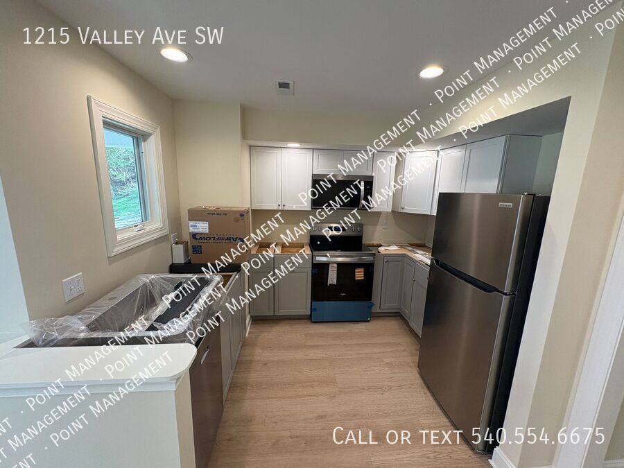 House for rent at 1215 Valley Ave SW, Roanoke, VA 24015
