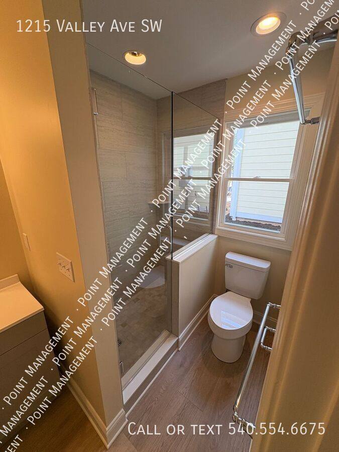 House for rent at 1215 Valley Ave SW, Roanoke, VA 24015