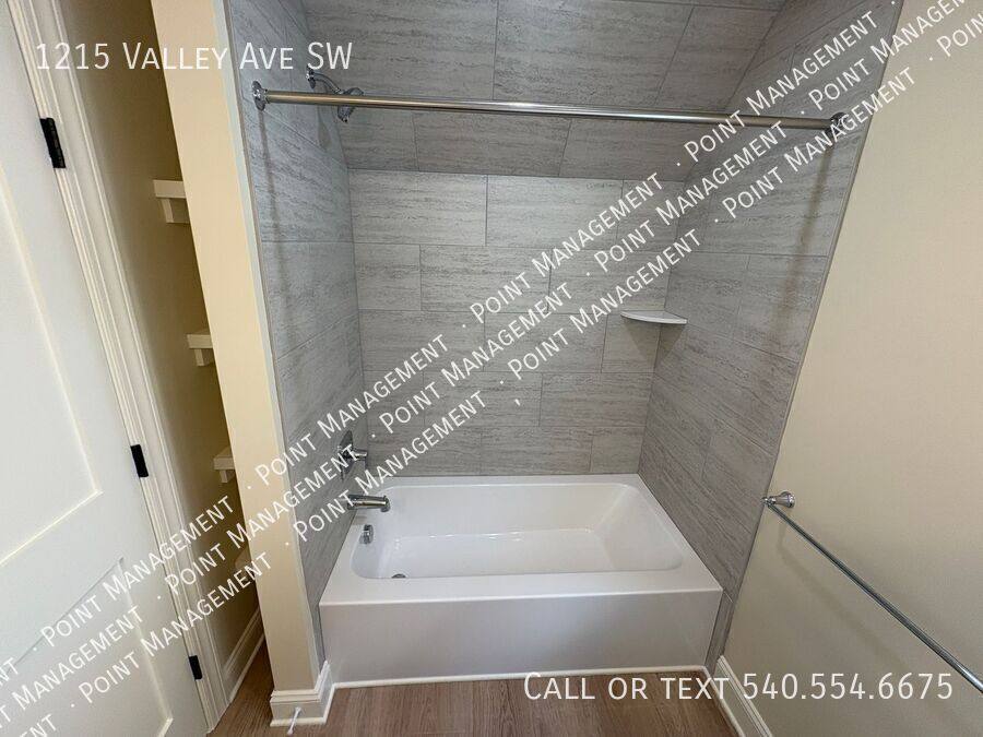 House for rent at 1215 Valley Ave SW, Roanoke, VA 24015