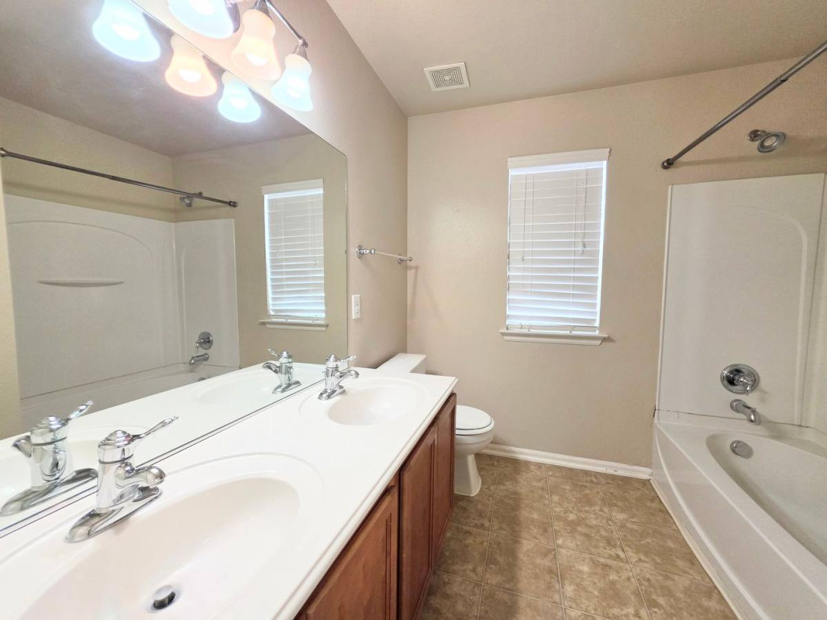 House for rent at 914 Tisbury Parkway, San Antonio, TX 78251