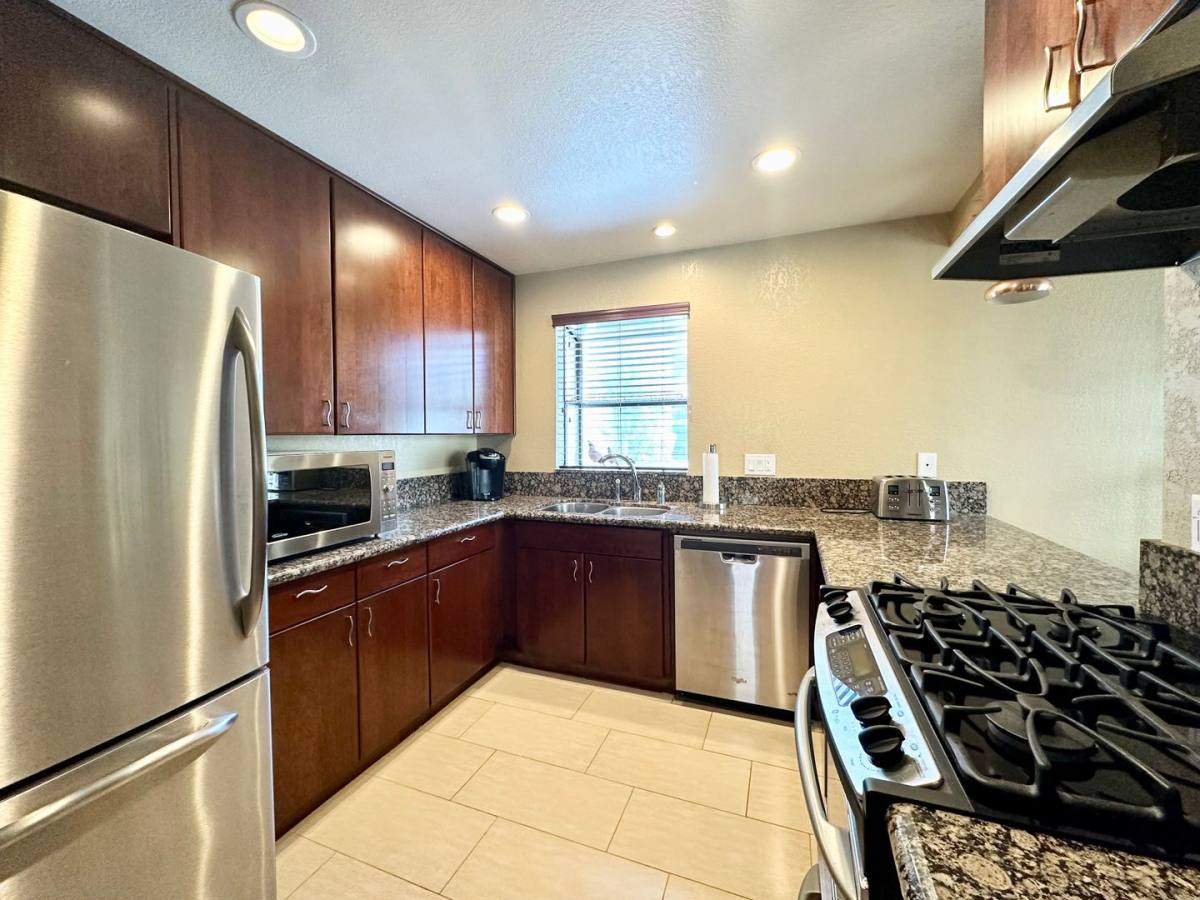 Condo for rent at 45550 Ocotillo Dr, Palm Desert, CA 92260