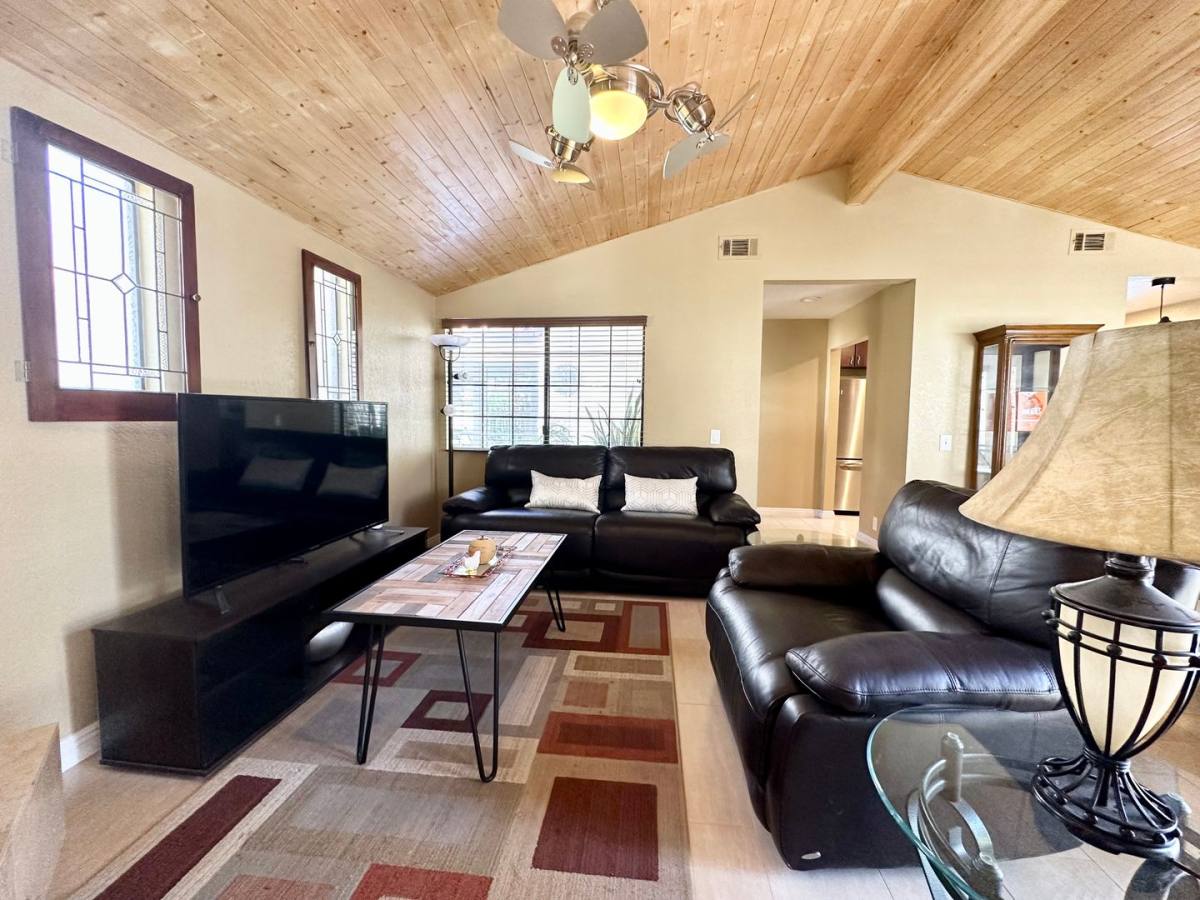 Condo for rent at 45550 Ocotillo Dr, Palm Desert, CA 92260